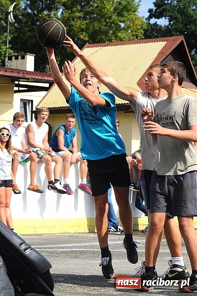 Zdjęcie w galerii na portalu naszraciborz.pl: Koszykarze walczyli o puchar dyrektora TVP Katowice wiadomości z regionu