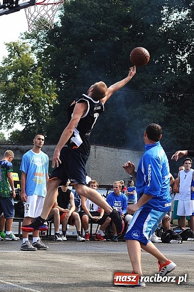 Zdjęcie w galerii na portalu naszraciborz.pl: Koszykarze walczyli o puchar dyrektora TVP Katowice wiadomości z regionu