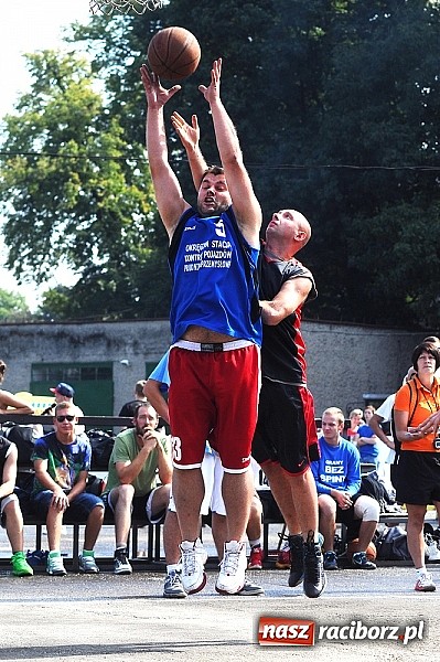 Zdjęcie w galerii na portalu naszraciborz.pl: Koszykarze walczyli o puchar dyrektora TVP Katowice wiadomości z regionu