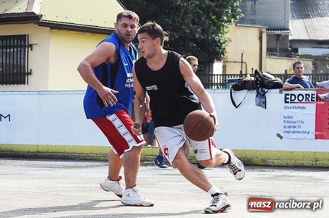 Zdjęcie w galerii na portalu naszraciborz.pl: Koszykarze walczyli o puchar dyrektora TVP Katowice wiadomości z regionu