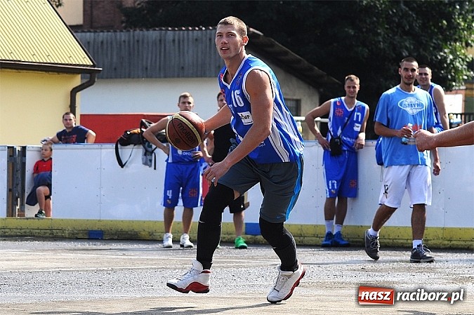 Zdjęcie w galerii na portalu naszraciborz.pl: Koszykarze walczyli o puchar dyrektora TVP Katowice wiadomości z regionu