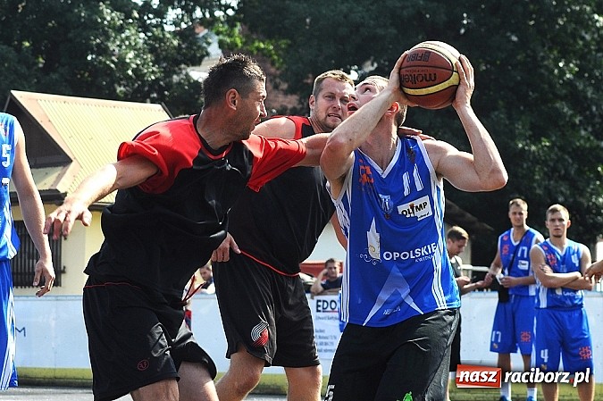 Zdjęcie w galerii na portalu naszraciborz.pl: Koszykarze walczyli o puchar dyrektora TVP Katowice wiadomości z regionu