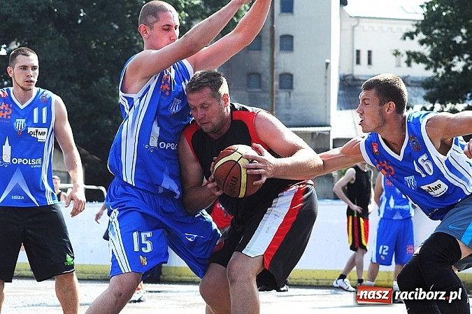 Zdjęcie w galerii na portalu naszraciborz.pl: Koszykarze walczyli o puchar dyrektora TVP Katowice wiadomości z regionu