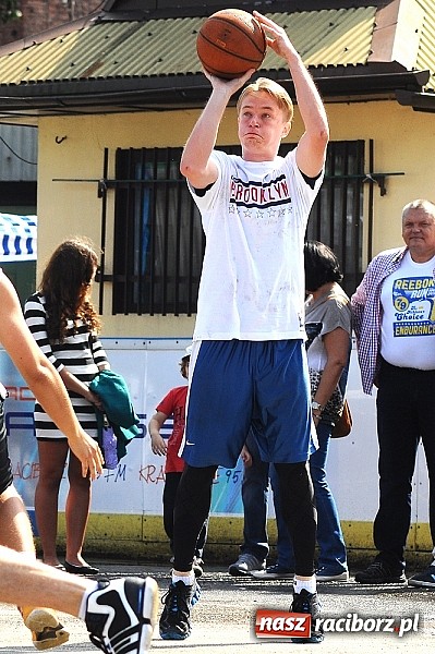 Zdjęcie w galerii na portalu naszraciborz.pl: Koszykarze walczyli o puchar dyrektora TVP Katowice wiadomości z regionu