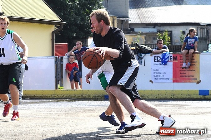 Zdjęcie w galerii na portalu naszraciborz.pl: Koszykarze walczyli o puchar dyrektora TVP Katowice wiadomości z regionu