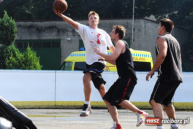 Zdjęcie w galerii na portalu naszraciborz.pl: Koszykarze walczyli o puchar dyrektora TVP Katowice wiadomości z regionu