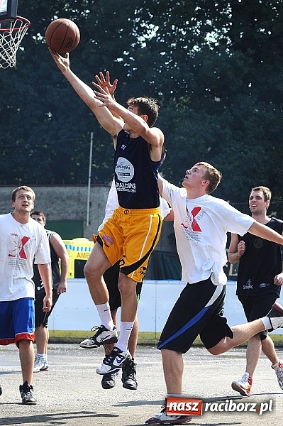 Zdjęcie w galerii na portalu naszraciborz.pl: Koszykarze walczyli o puchar dyrektora TVP Katowice wiadomości z regionu