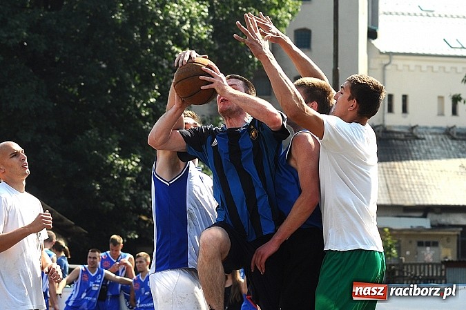 Zdjęcie w galerii na portalu naszraciborz.pl: Koszykarze walczyli o puchar dyrektora TVP Katowice wiadomości z regionu