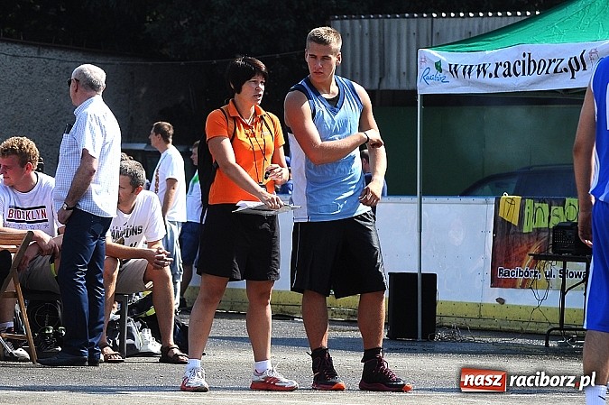 Zdjęcie w galerii na portalu naszraciborz.pl: Koszykarze walczyli o puchar dyrektora TVP Katowice wiadomości z regionu