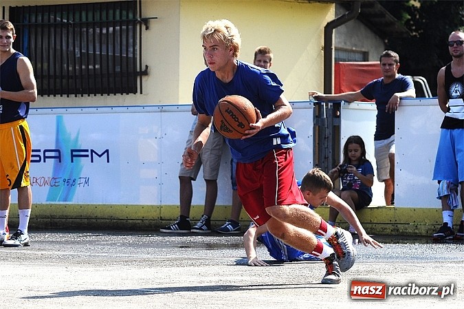 Zdjęcie w galerii na portalu naszraciborz.pl: Koszykarze walczyli o puchar dyrektora TVP Katowice wiadomości z regionu