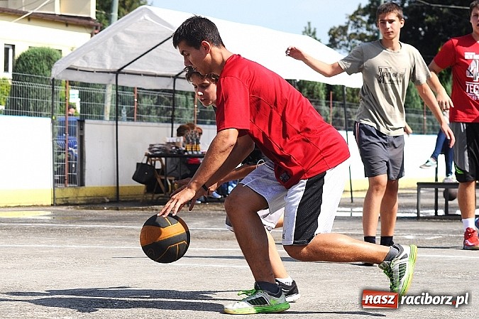 Zdjęcie w galerii na portalu naszraciborz.pl: Koszykarze walczyli o puchar dyrektora TVP Katowice wiadomości z regionu
