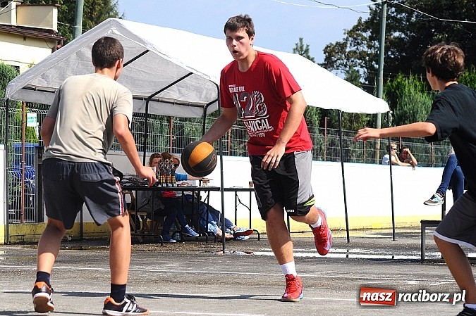 Zdjęcie w galerii na portalu naszraciborz.pl: Koszykarze walczyli o puchar dyrektora TVP Katowice wiadomości z regionu