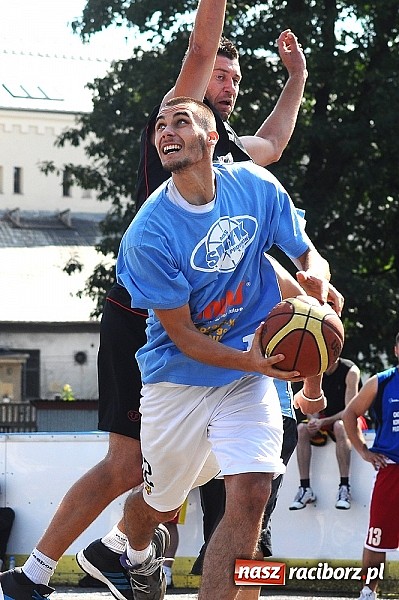 Zdjęcie w galerii na portalu naszraciborz.pl: Koszykarze walczyli o puchar dyrektora TVP Katowice wiadomości z regionu