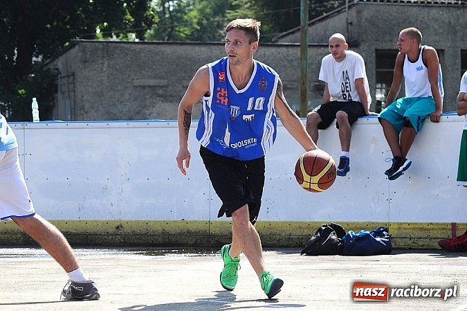 Zdjęcie w galerii na portalu naszraciborz.pl: Koszykarze walczyli o puchar dyrektora TVP Katowice wiadomości z regionu