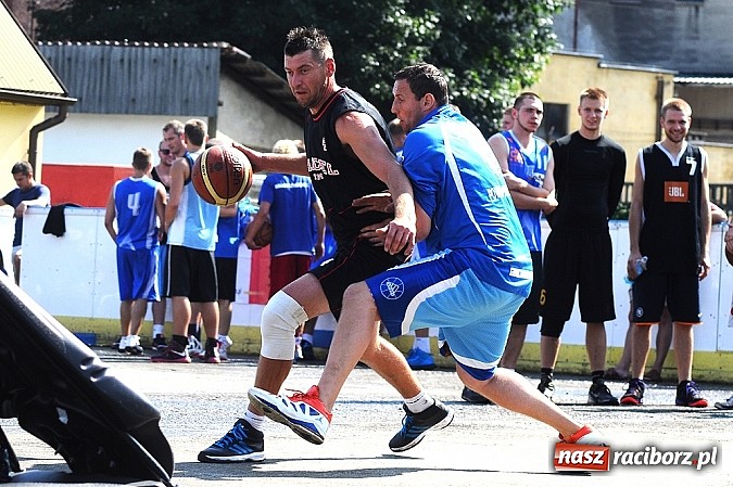 Zdjęcie w galerii na portalu naszraciborz.pl: Koszykarze walczyli o puchar dyrektora TVP Katowice wiadomości z regionu