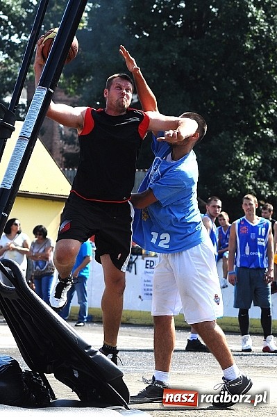 Zdjęcie w galerii na portalu naszraciborz.pl: Koszykarze walczyli o puchar dyrektora TVP Katowice wiadomości z regionu