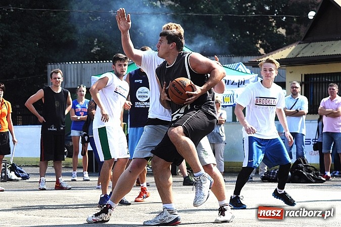 Zdjęcie w galerii na portalu naszraciborz.pl: Koszykarze walczyli o puchar dyrektora TVP Katowice wiadomości z regionu