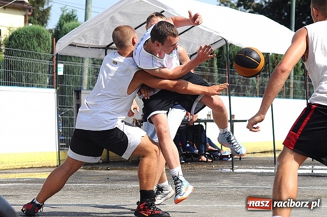 Zdjęcie w galerii na portalu naszraciborz.pl: Koszykarze walczyli o puchar dyrektora TVP Katowice wiadomości z regionu