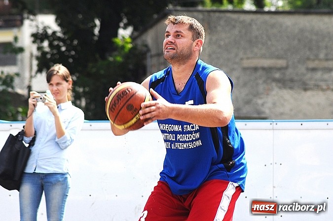 Zdjęcie w galerii na portalu naszraciborz.pl: Koszykarze walczyli o puchar dyrektora TVP Katowice wiadomości z regionu