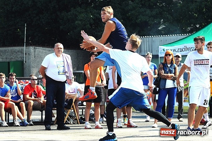 Zdjęcie w galerii na portalu naszraciborz.pl: Koszykarze walczyli o puchar dyrektora TVP Katowice wiadomości z regionu