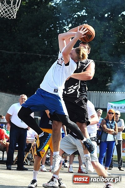 Zdjęcie w galerii na portalu naszraciborz.pl: Koszykarze walczyli o puchar dyrektora TVP Katowice wiadomości z regionu