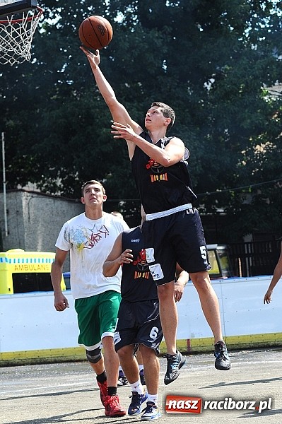 Zdjęcie w galerii na portalu naszraciborz.pl: Koszykarze walczyli o puchar dyrektora TVP Katowice wiadomości z regionu