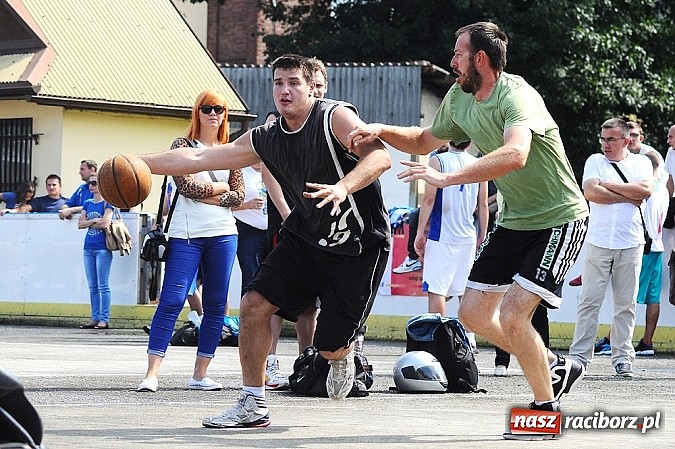 Zdjęcie w galerii na portalu naszraciborz.pl: Koszykarze walczyli o puchar dyrektora TVP Katowice wiadomości z regionu