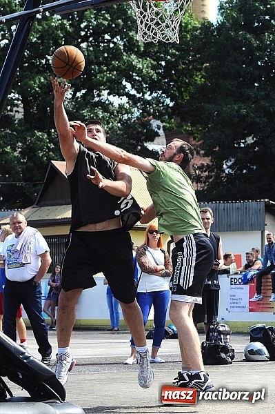 Zdjęcie w galerii na portalu naszraciborz.pl: Koszykarze walczyli o puchar dyrektora TVP Katowice wiadomości z regionu