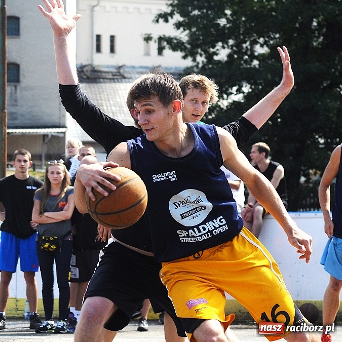 Zdjęcie w galerii na portalu naszraciborz.pl: Koszykarze walczyli o puchar dyrektora TVP Katowice wiadomości z regionu