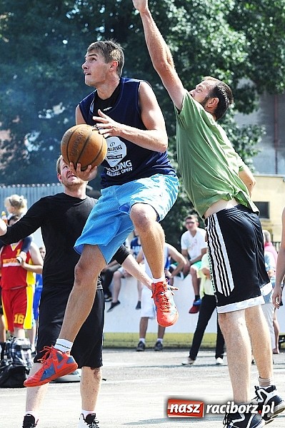 Zdjęcie w galerii na portalu naszraciborz.pl: Koszykarze walczyli o puchar dyrektora TVP Katowice wiadomości z regionu