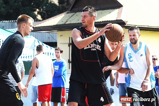 Zdjęcie w galerii na portalu naszraciborz.pl: Koszykarze walczyli o puchar dyrektora TVP Katowice wiadomości z regionu