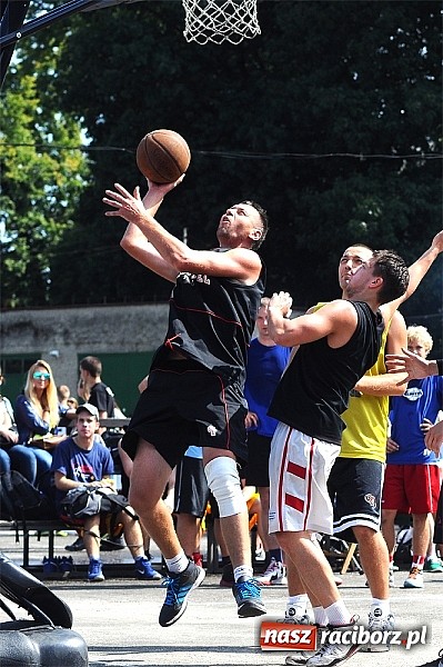Zdjęcie w galerii na portalu naszraciborz.pl: Koszykarze walczyli o puchar dyrektora TVP Katowice wiadomości z regionu