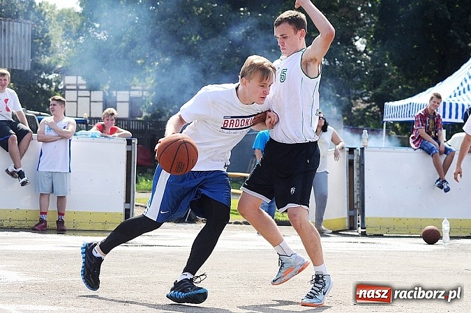 Zdjęcie w galerii na portalu naszraciborz.pl: Koszykarze walczyli o puchar dyrektora TVP Katowice wiadomości z regionu