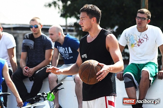 Zdjęcie w galerii na portalu naszraciborz.pl: Koszykarze walczyli o puchar dyrektora TVP Katowice wiadomości z regionu