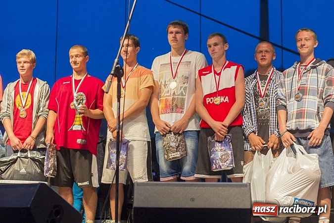 Zdjęcie w galerii na portalu naszraciborz.pl: Bandaband, Agnieszka Porwoł i inne atrakcje, czyli fotorelacja z 1. dnia Memoriału 2014 wiadomości z regionu