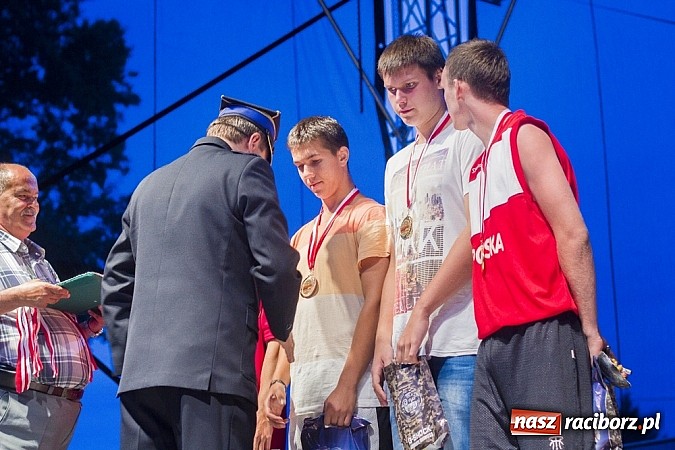 Zdjęcie w galerii na portalu naszraciborz.pl: Bandaband, Agnieszka Porwoł i inne atrakcje, czyli fotorelacja z 1. dnia Memoriału 2014 wiadomości z regionu