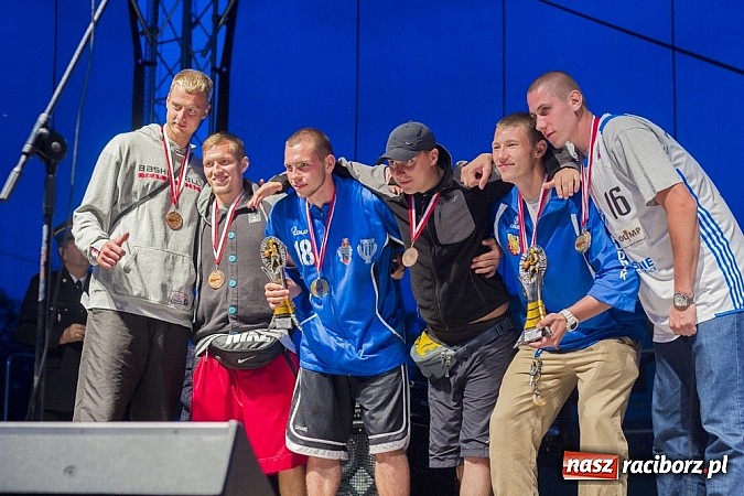 Zdjęcie w galerii na portalu naszraciborz.pl: Bandaband, Agnieszka Porwoł i inne atrakcje, czyli fotorelacja z 1. dnia Memoriału 2014 wiadomości z regionu