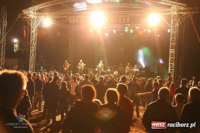 Zdjęcie w galerii na portalu naszraciborz.pl: Kukiz i Piersi gwiazdami 1. dnia Memoriału wiadomości z regionu