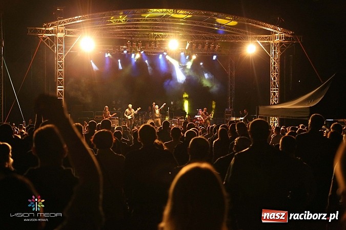 Zdjęcie w galerii na portalu naszraciborz.pl: Kukiz i Piersi gwiazdami 1. dnia Memoriału wiadomości z regionu