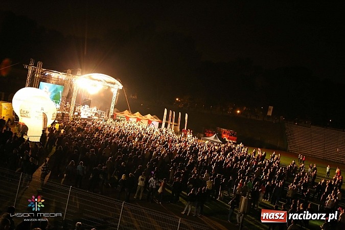 Zdjęcie w galerii na portalu naszraciborz.pl: Kukiz i Piersi gwiazdami 1. dnia Memoriału wiadomości z regionu