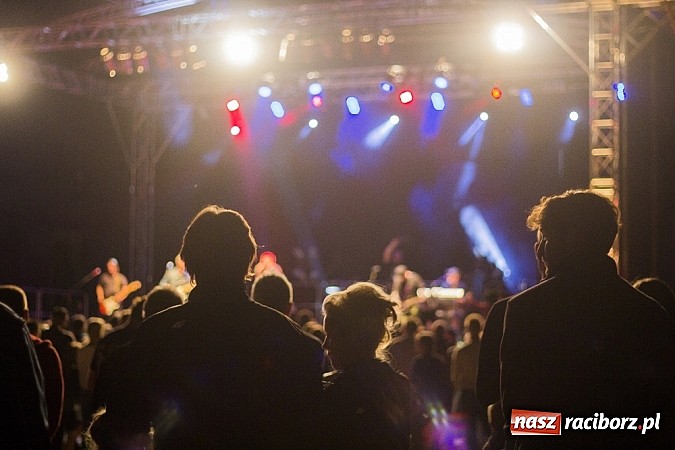 Zdjęcie w galerii na portalu naszraciborz.pl: Kukiz i Piersi gwiazdami 1. dnia Memoriału wiadomości z regionu