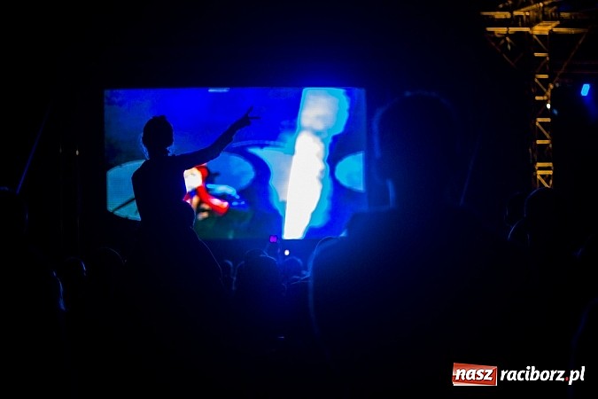 Zdjęcie w galerii na portalu naszraciborz.pl: Kukiz i Piersi gwiazdami 1. dnia Memoriału wiadomości z regionu