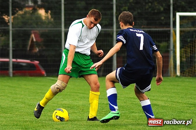 Zdjęcie w galerii na portalu naszraciborz.pl: Zła passa Ocic. Buków wyrwał punkty w końcówce wiadomości z regionu