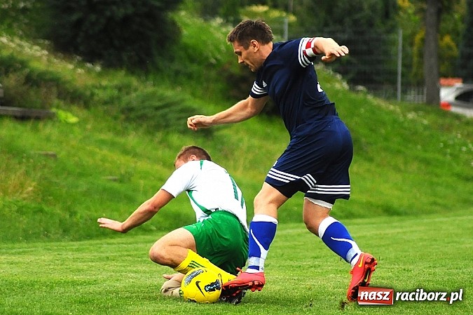 Zdjęcie w galerii na portalu naszraciborz.pl: Zła passa Ocic. Buków wyrwał punkty w końcówce wiadomości z regionu