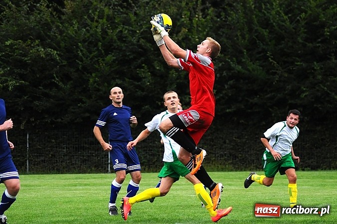 Zdjęcie w galerii na portalu naszraciborz.pl: Zła passa Ocic. Buków wyrwał punkty w końcówce wiadomości z regionu