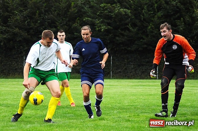 Zdjęcie w galerii na portalu naszraciborz.pl: Zła passa Ocic. Buków wyrwał punkty w końcówce wiadomości z regionu