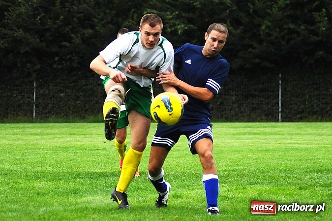 Zdjęcie w galerii na portalu naszraciborz.pl: Zła passa Ocic. Buków wyrwał punkty w końcówce wiadomości z regionu
