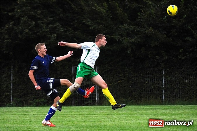 Zdjęcie w galerii na portalu naszraciborz.pl: Zła passa Ocic. Buków wyrwał punkty w końcówce wiadomości z regionu