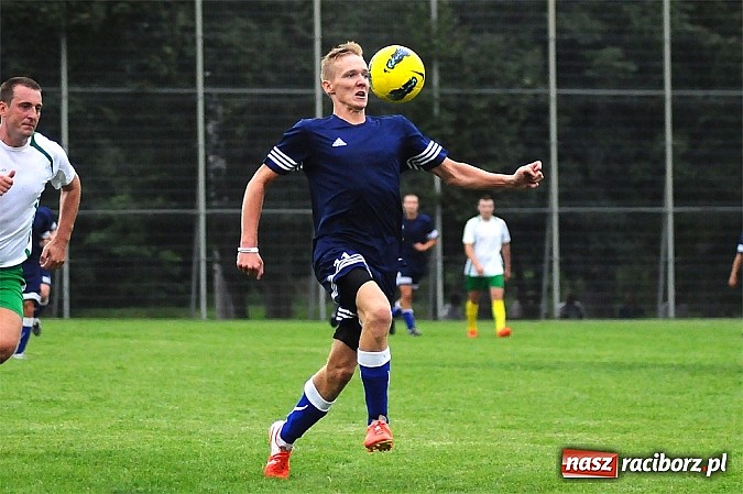 Zdjęcie w galerii na portalu naszraciborz.pl: Zła passa Ocic. Buków wyrwał punkty w końcówce wiadomości z regionu