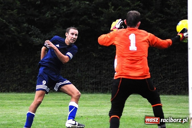 Zdjęcie w galerii na portalu naszraciborz.pl: Zła passa Ocic. Buków wyrwał punkty w końcówce wiadomości z regionu